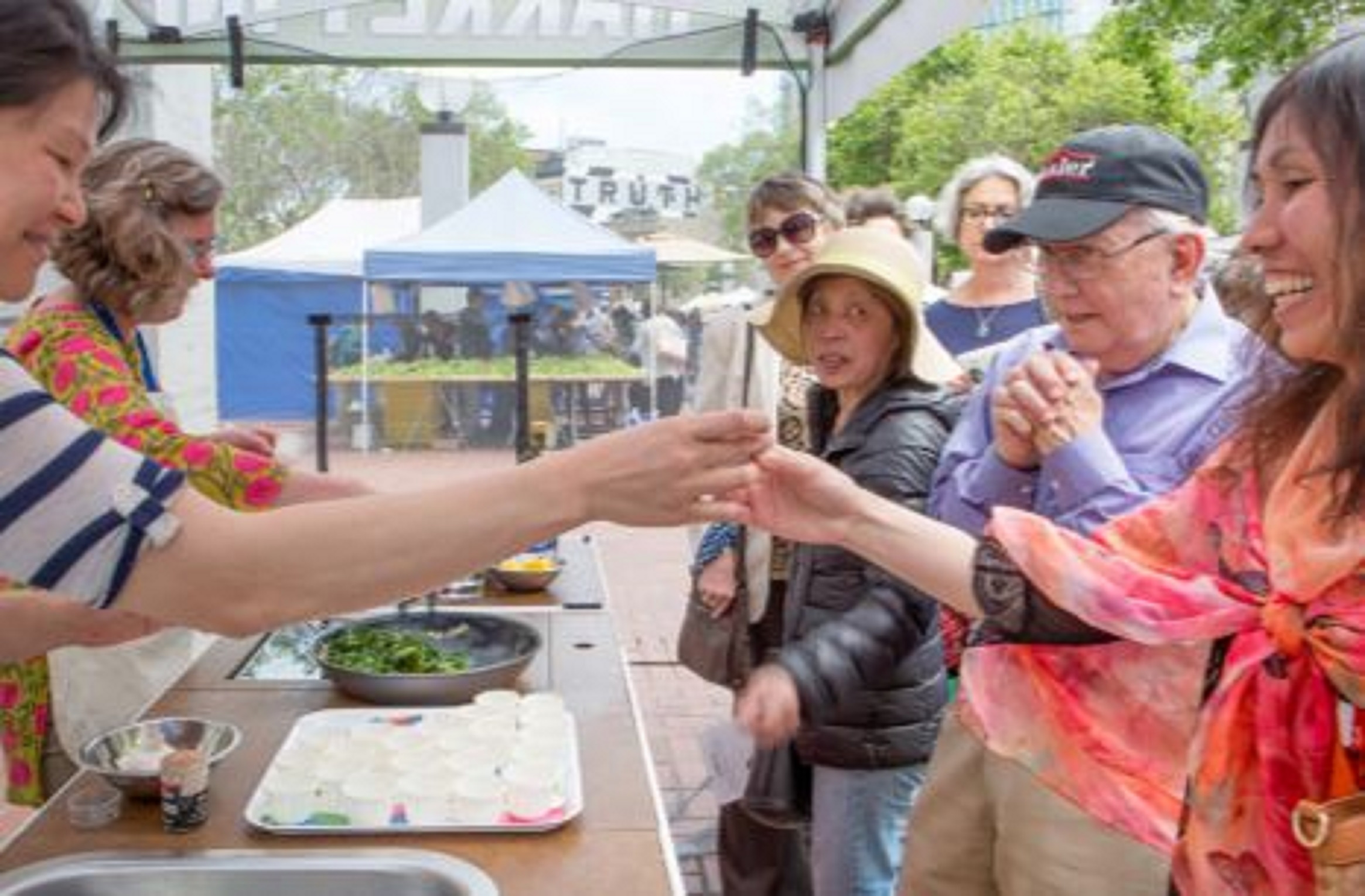 Kookschool “Biblio Bistro” op de boerenmarkt | VN-plein