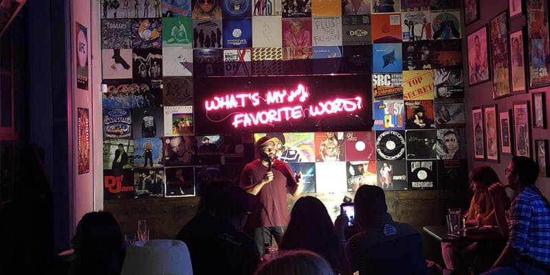Woonplaats Gratis comedy-avond en happy hour | Emeryville
